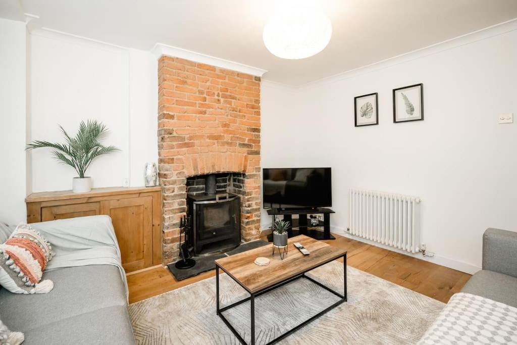 3 Bedroom Home Close To Town Centre With Wifi & Garden Royal Tunbridge Wells Εξωτερικό φωτογραφία