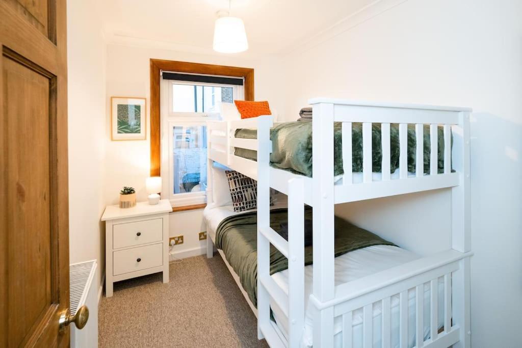 3 Bedroom Home Close To Town Centre With Wifi & Garden Royal Tunbridge Wells Εξωτερικό φωτογραφία